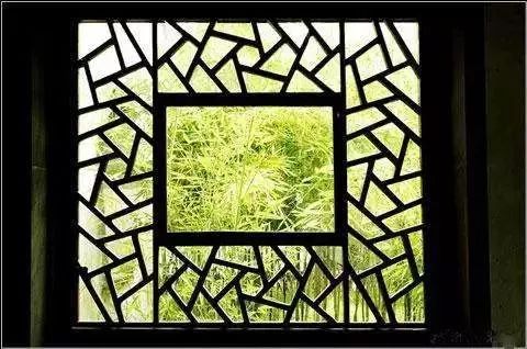 每一種風(fēng)格的門窗,都有屬于那個時代的獨特